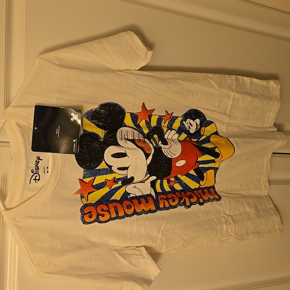 Disney mickey mouse t shirt medium  nwt